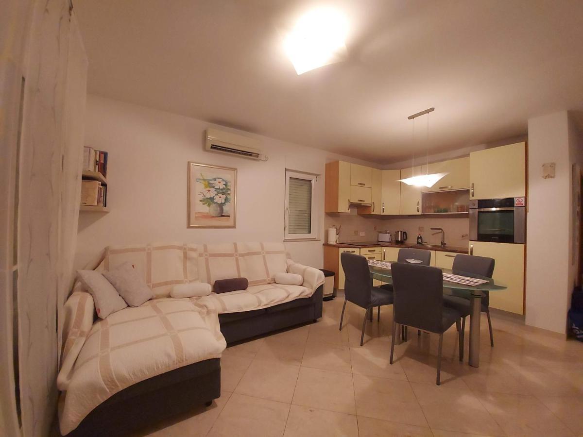 Abbadessa Apartman Kaštela Kültér fotó